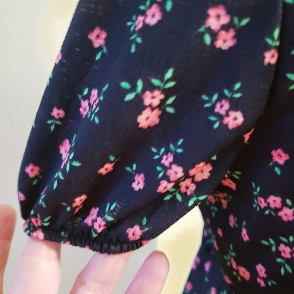 Pepblum NWT Floral Crop Top - M - Picture 5 of 9